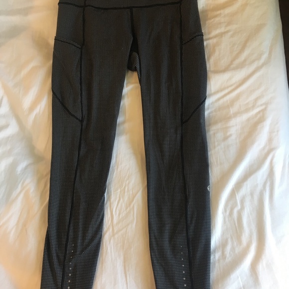 Lululemon checkered like-skin leggings - Picture 3 of 5